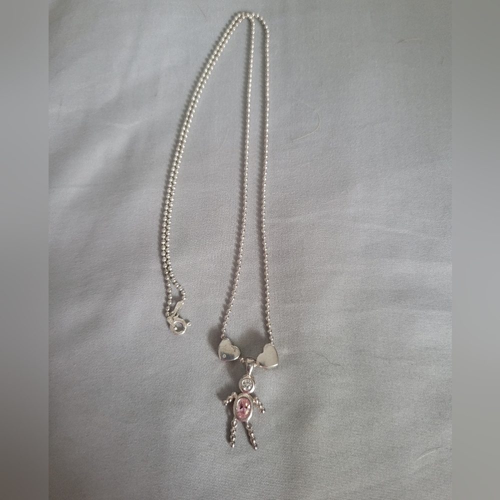 Silver tone necklace
